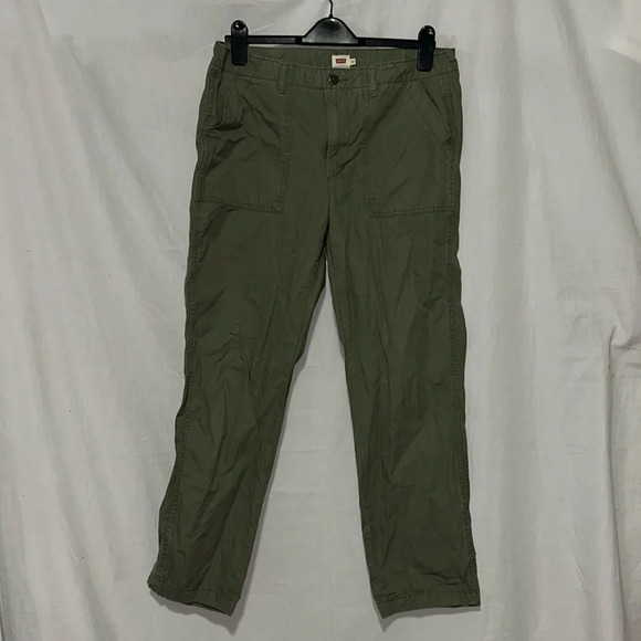 Levi's Pants - women's green Levi's pants size 30